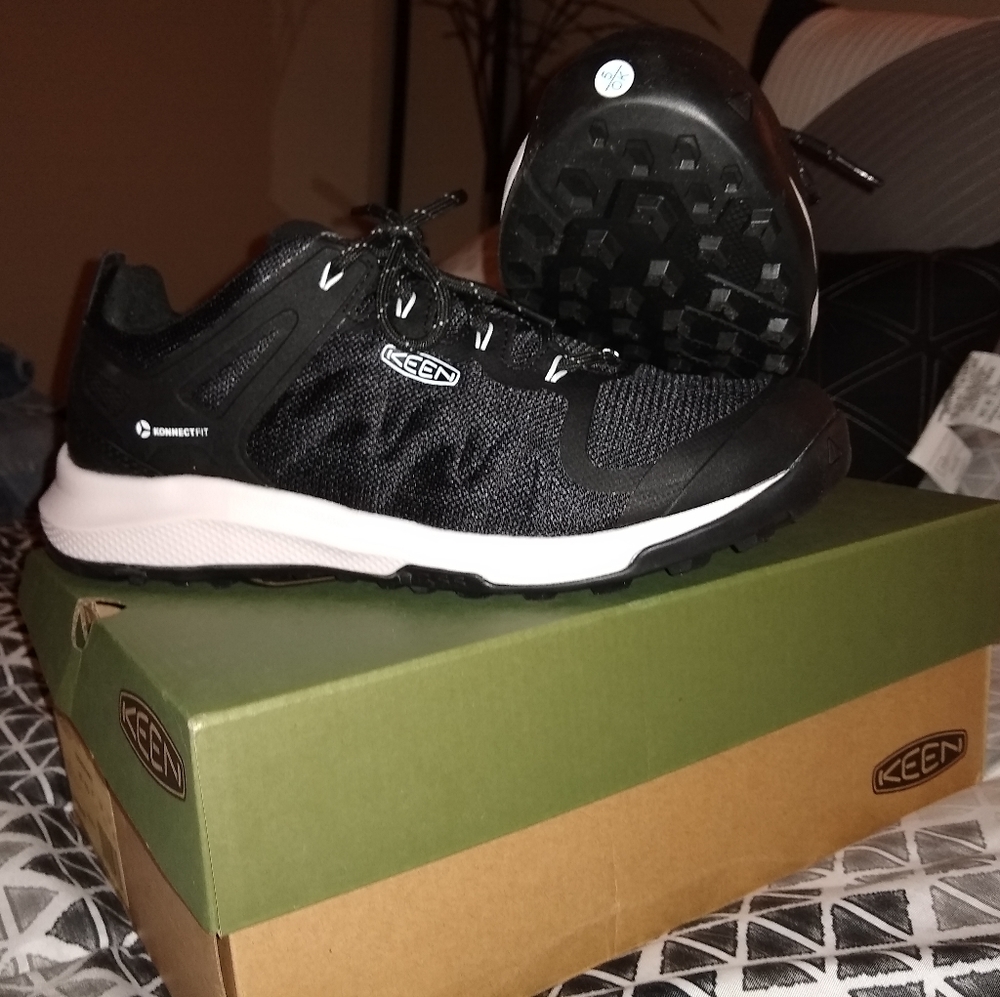 NWT Keen Hiking Sneakers